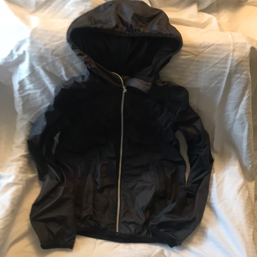 Ivivva girls black water/wind resistant jacket